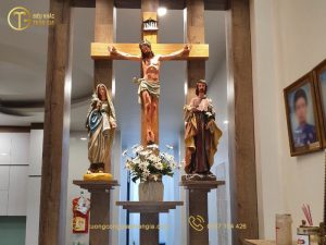 Bàn thờ ông bà tổ tiên công giáo