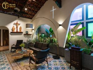 Trang trí bàn thờ gia tiên công giáo