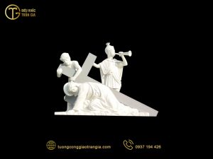 Tượng Chúa Vác Thánh Giá