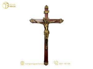 Tượng thánh giá bằng gỗ