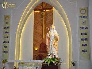 Tượng Thánh Monica