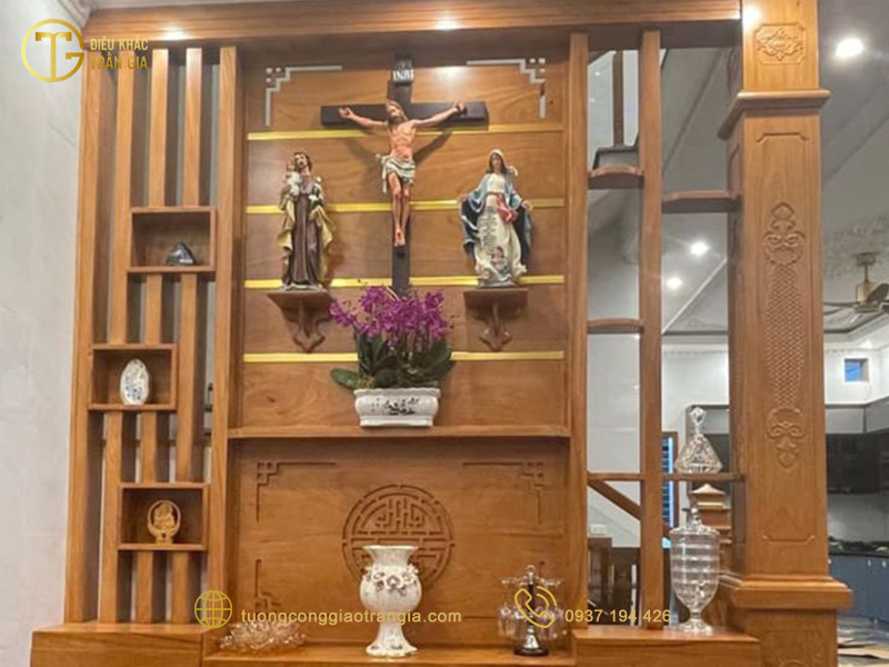 Bàn thờ công giáo gỗ công nghiệp