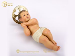 Tượng Chúa Hài Đồng lớn