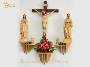 Ảnh tượng gỗ Công Giáo